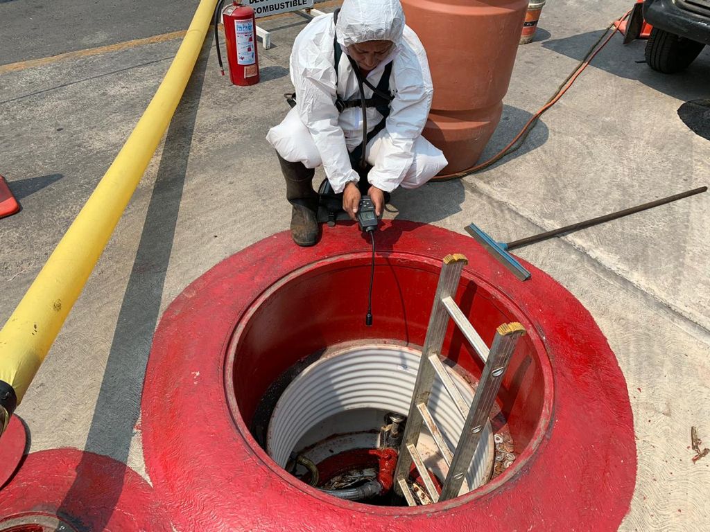 Tanques de almacenamiento de combustible y drenado de agua